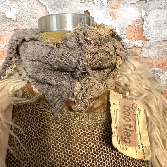 1 LEFT // distressed lace mega bandanas - Picture 3 of 17